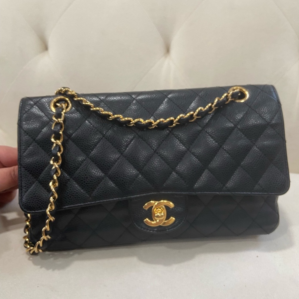 🔥🔥Chanel Classic Medium Cavair W/ Gold Hardware - Picture 2 of 16